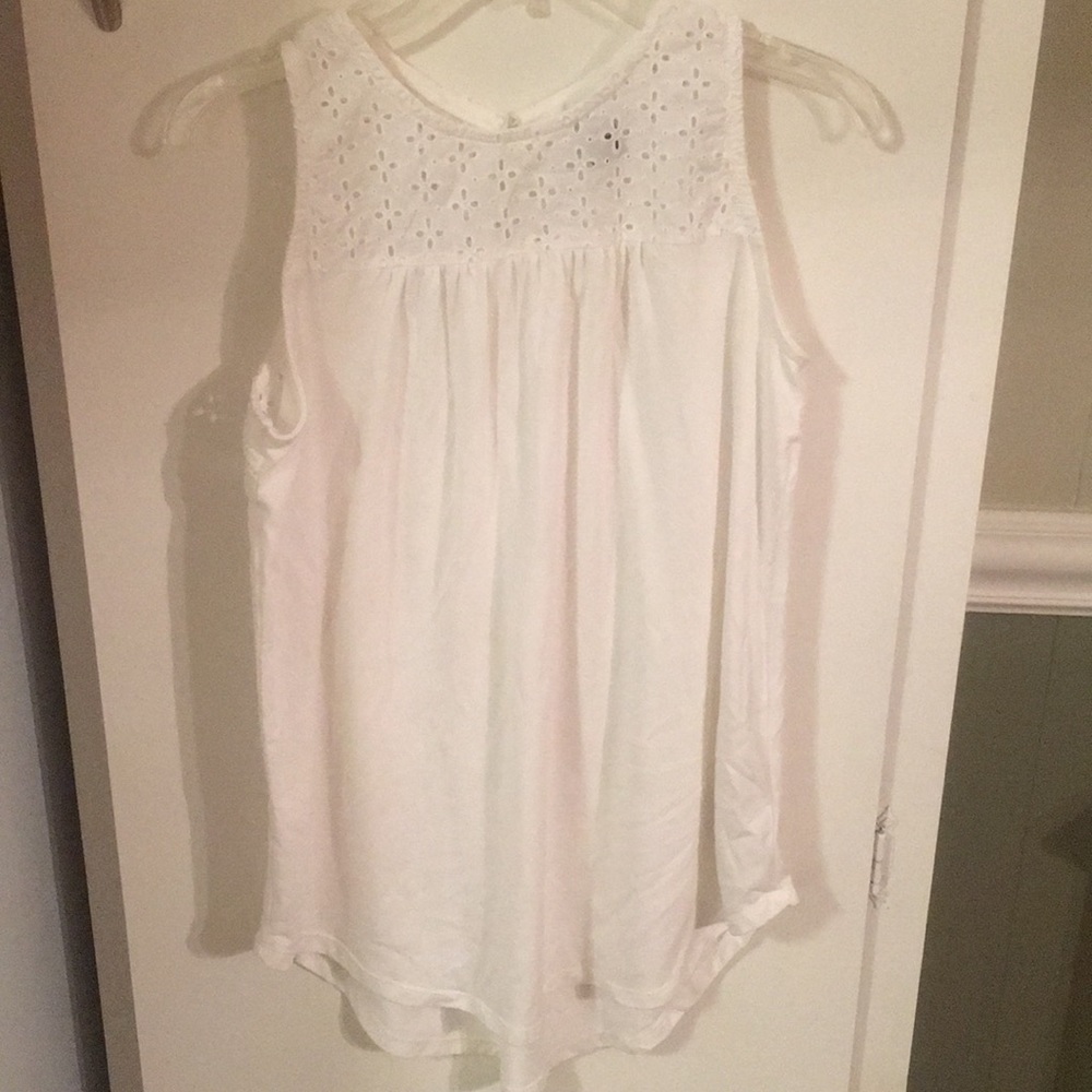 Girl’s White sleeveless top